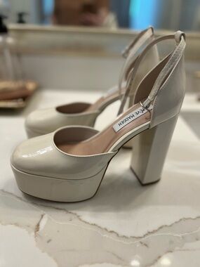 Steve Madden Cream Patent Platform Block Heels